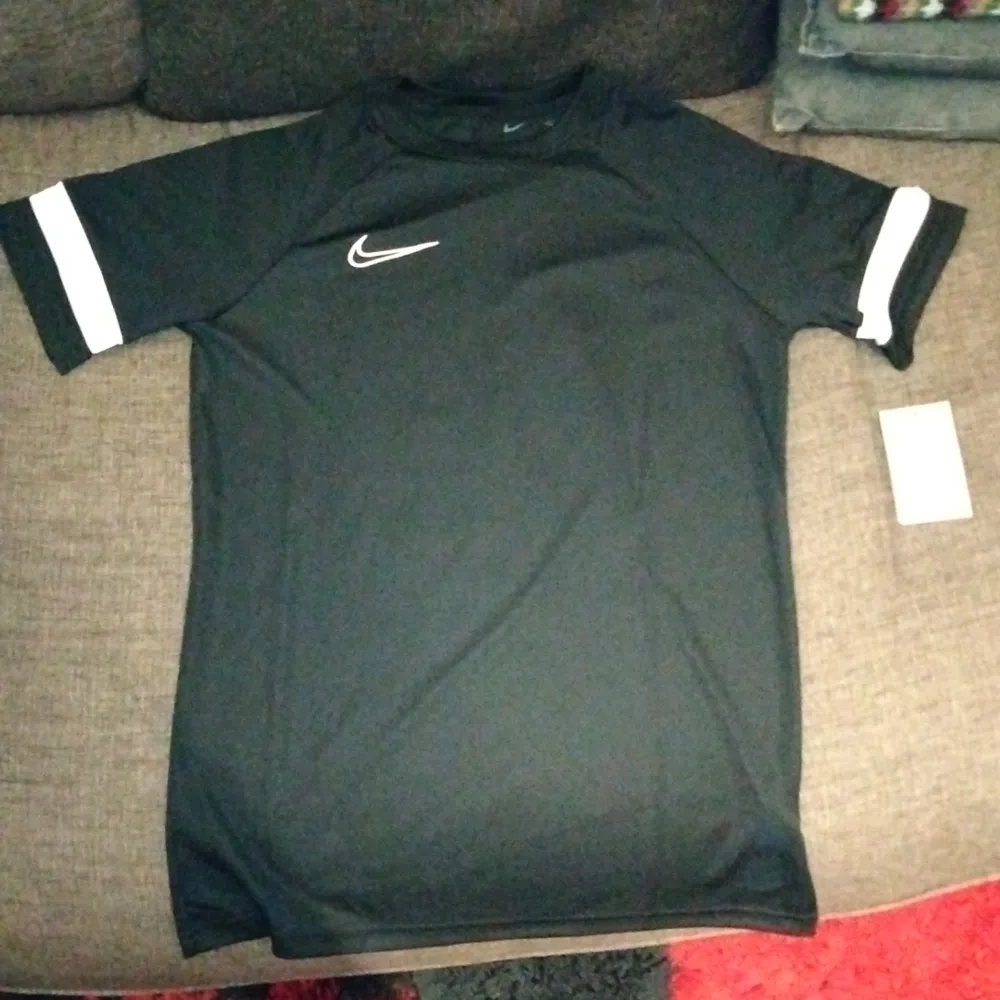 Nike t-shirt. Dry fit. Nike academy. Ny.. T-shirts.