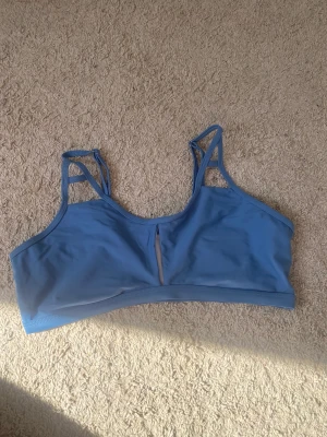 Bikiniöverdel - Blå bikiniöverdel från SHEIN som inte används. 