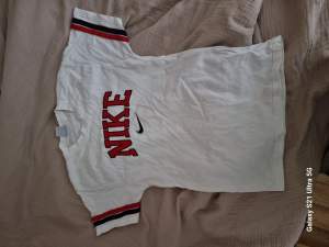 Nike tshirt aldrig använd.