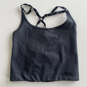 Better bodies topp - Knappt använd, storlek medium men sitter mer som en small tycker jag!