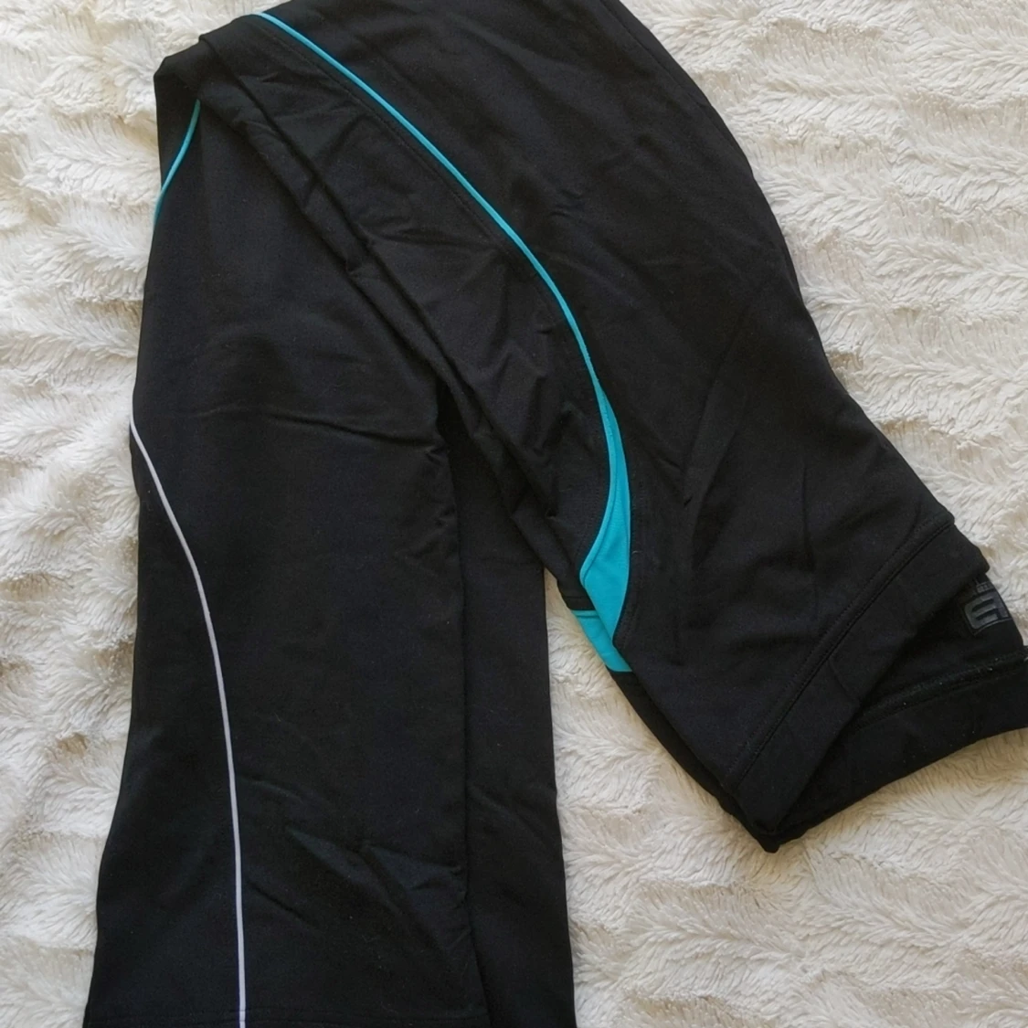 Svarta bootcut träningsbyxor