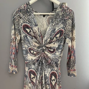 Ilse Jakobsen - Säljer denna Ilse Jacobsen klänning. Den är i nyskick.