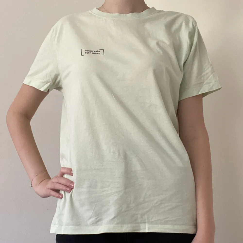 T-shirt från Lager 157 i storlek M. Använd fåtal gånger därav nyskick. Säljer pga att den inte används. . T-shirts.