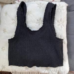 Grått linne från HM, såldes som pyjamas överdel men kan användas som vanligt linne, i nyskick