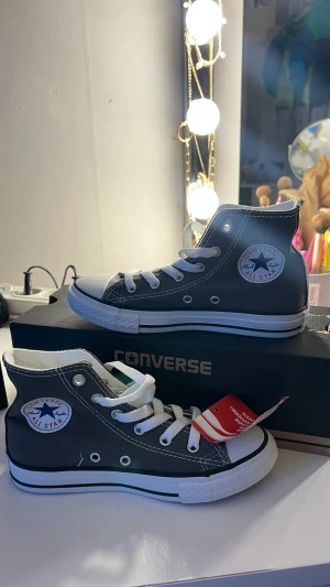 Coverse barn - Converse skor i storlek 32. Nytt skick!!  