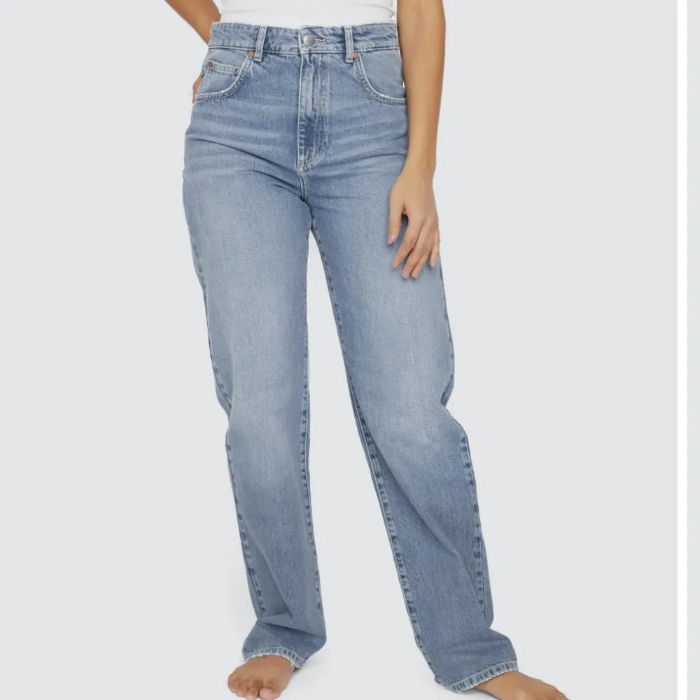 Säljer dessa jeans från bikbok, knappt använda!. Jeans & Byxor.