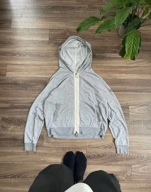 Vintage cropped moncler zip up - Tagged size XL but fits S/M chipped colour from zipper 
