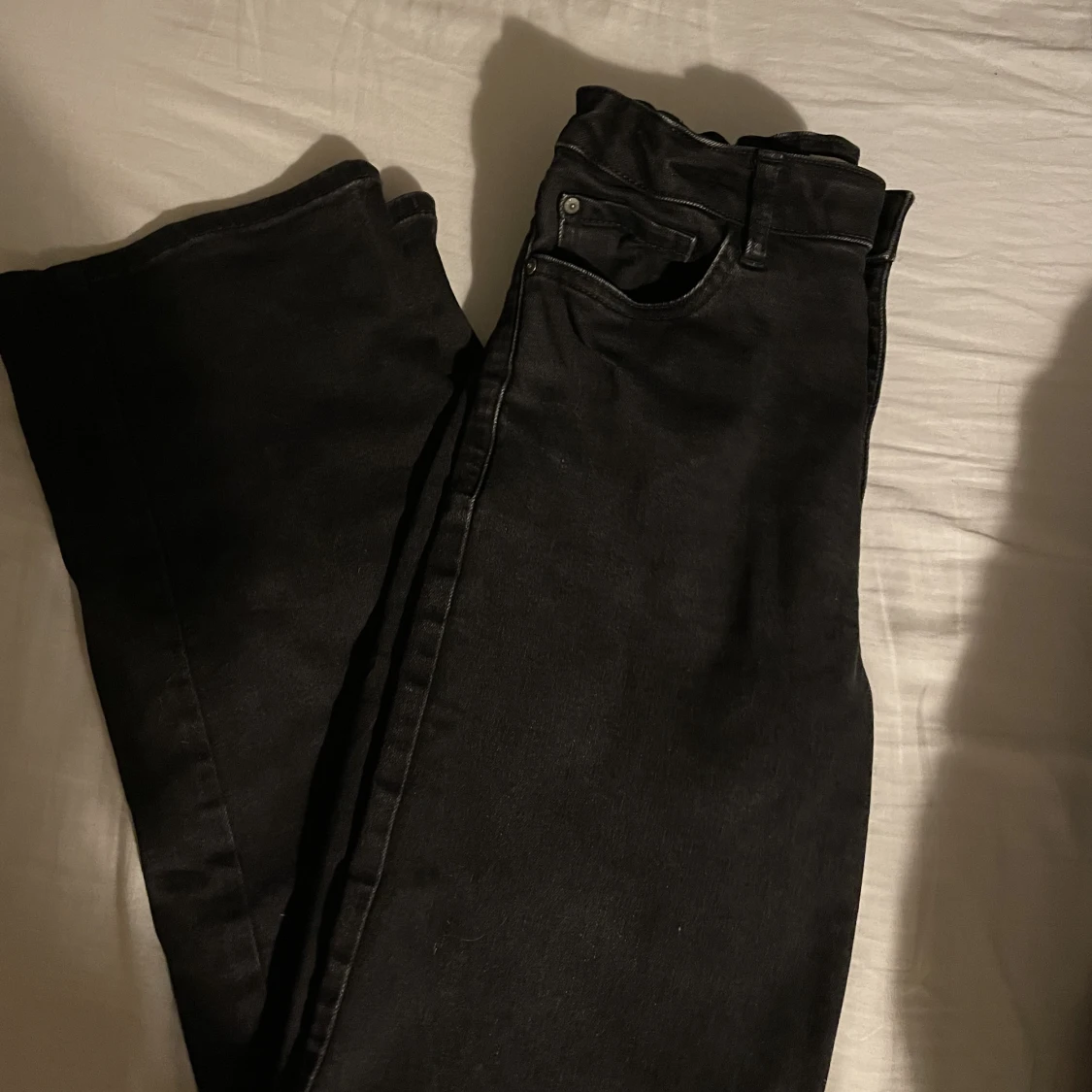 högmidjade jeans
