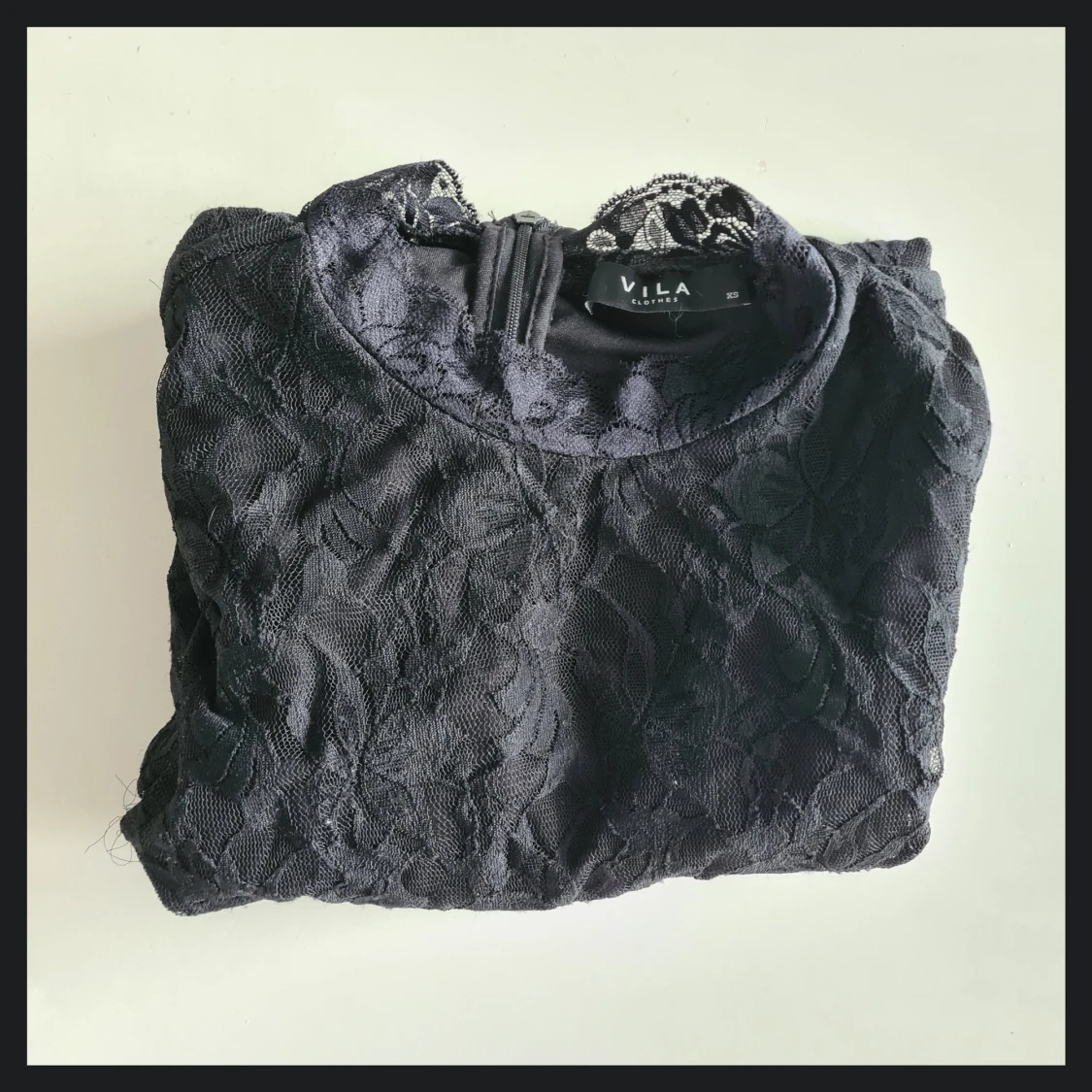 Svart klänning med spets - 91