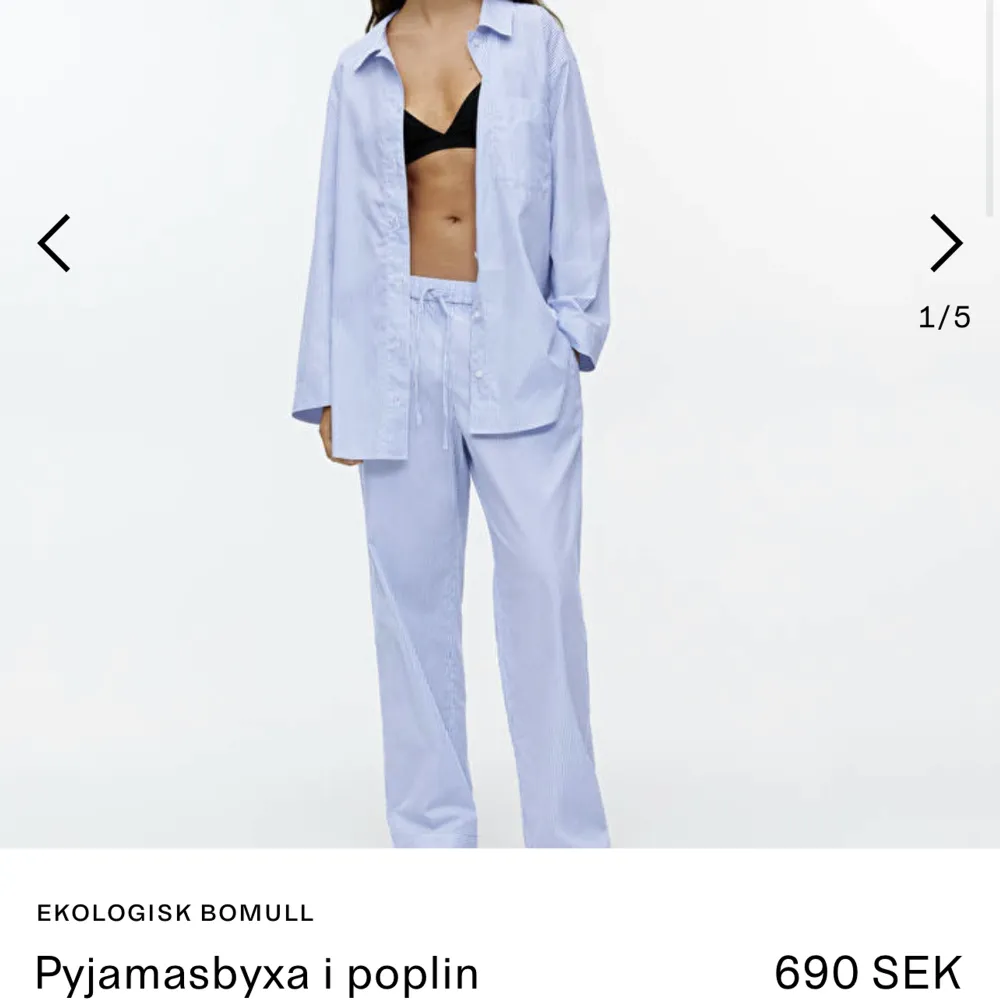 Jätte bra skick! Kommer inte till användning. Ny pris 690 kr. Jeans & Byxor.