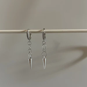 Handgjorda örhänge  - clou🤍 Säljer dessa så finna handgjorda örhänge