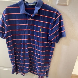 Polo Ralph Laurent tröja  - Fin välanvänd polotröja. Står L men passar mig som vanligtvis använder M