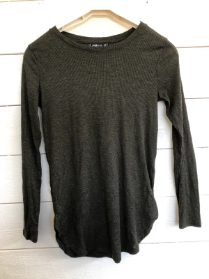 Tröja - Fin guldgrön färg