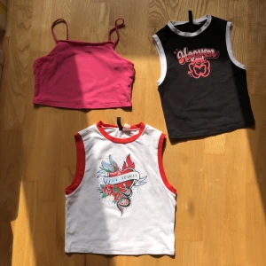 H&M tanktop - Två tanktops från h&m och ett linne från monki, väldigt fint skick. Knappt använda. Du får alla på köpet. 