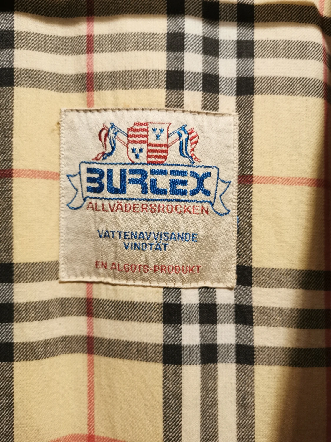 Trenchcoat kappa svart - 90