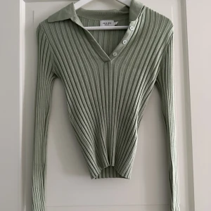 Grön tröja  - Grön tröja från Na-KDxLisa & Lena