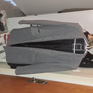 Rock - Fin rock från Only & Sons som max är använd 5ggr under 4 säsonger