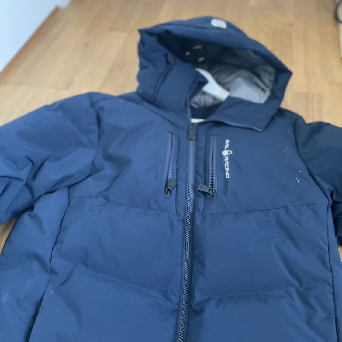 Fräsch sail racing jacka säljs billigt!