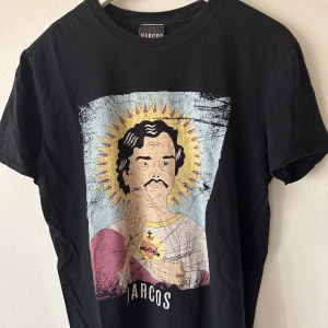 Narcos t-shirt  - Köpt på Sellpy