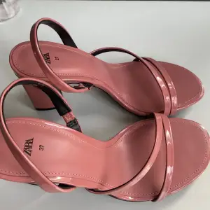 Snygga sandaler Zara