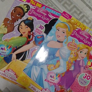 Disney tidningar  - De är lite gammla och aktiviteterna inne är redan gjorda, men den är i nyskick och texten är bra. Jag säljer en för 50 eller båda för 100.