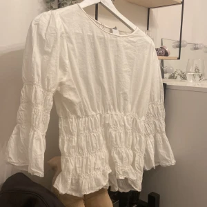 blus  - Sjukt fin blus  Använt fåtal gånger! 