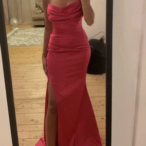 Långklänning  - Använd en gång. Strl Xs 