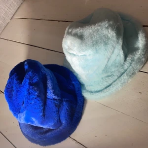 Hattar - Rymliga , mjuka hattar 