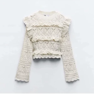 Zara tröja  - Aldrig använd tröja från zara, finns inte kvar heller och säljer för ett bra pris❤️