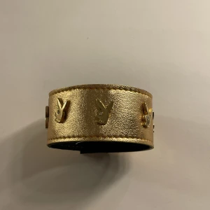 Playboy armband - Säljer detta fina Playboy armband, aldrig använt