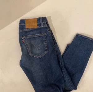 Levis Jeans  - Hej! Säljer nu mina Levi’s 512 jeans i storlek 28/30, fint skick. Tveka inte på att höra av dig om du har frågor kring varan!