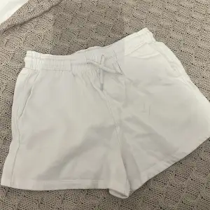 Vita mjukis shorts från lager157, stl S✨Skriv för fler bilder📸