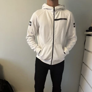 Sailracing Kofta, Vit - Ny fräch sailracing kofta. 600kr