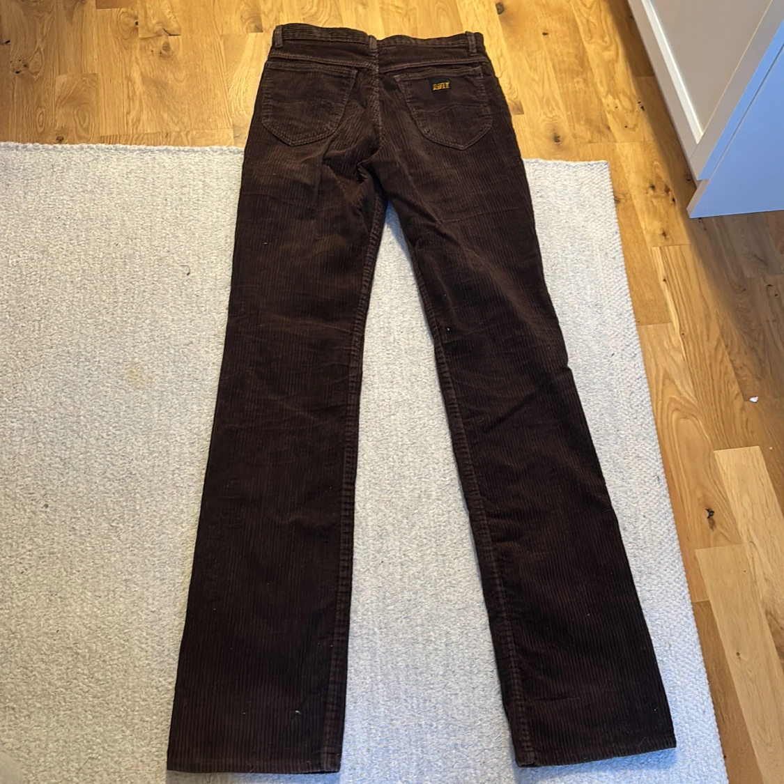 Bruna manchesterbyxor - 90