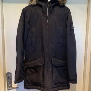 Peak Performance Parkas jacka herr - Nyskick Storlek S passar M Nypris 3995