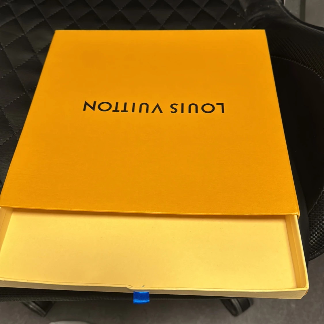 Louis Vuitton mössa  - 90