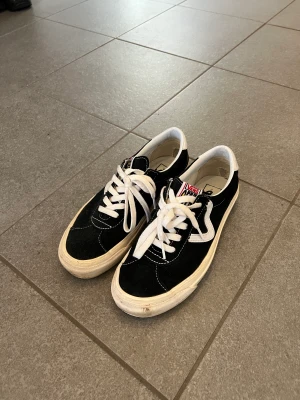 Svart vans - Vans som kanske är använda 5 gånger