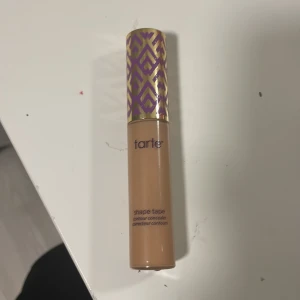 Tarte concealer  - Använd fåtal gånger då det va fel färg. Färgen är 365