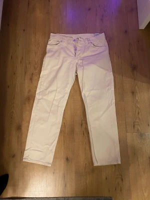 Sweet skbts jeans - Beiga jeans jag använt typ 2 gånger