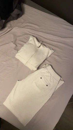 Vitt juicy sett - Ett juciy sett i bra skick, använt ca 3-4 gånger🩷 Kom privat för fler frågor! 🌸 