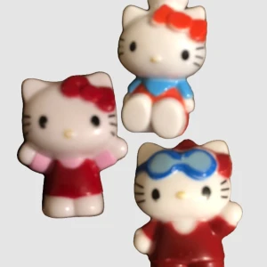 hello kitty - minifigurer alla för 30 eller 12 kr styck, sammfrakta gärna ♥️