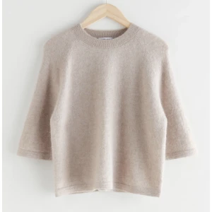 Other stories stickad T-shirt  - Säljer min skitsnygga stickade other stories T-shirt💞 då den inte kommer till användning längre❤️ 800kr för direktpris 