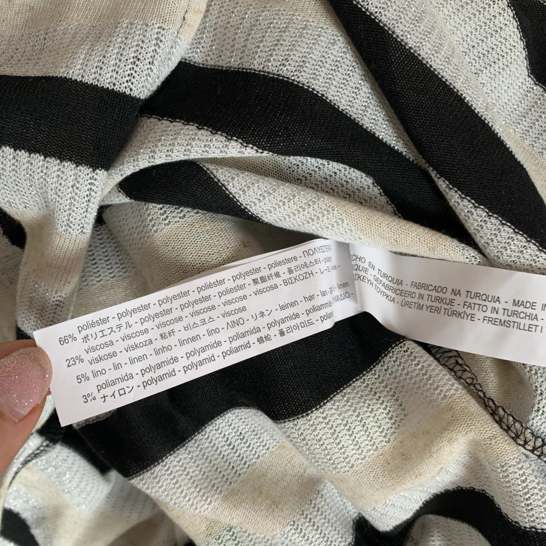 ZARA TOPP MED SLITS OCH GLITTER - 91