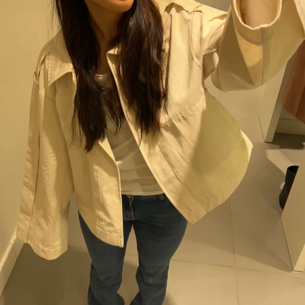 Kappa från OBJECT använda en gång prislappen sitter kvar ordinarie 1200kr säljer för 400kr🌸. Takit.
