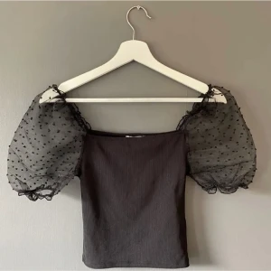 Tröja - Jättefin topp som är fin till vardags men även till fest, använd ett fåtal gånger.🤩