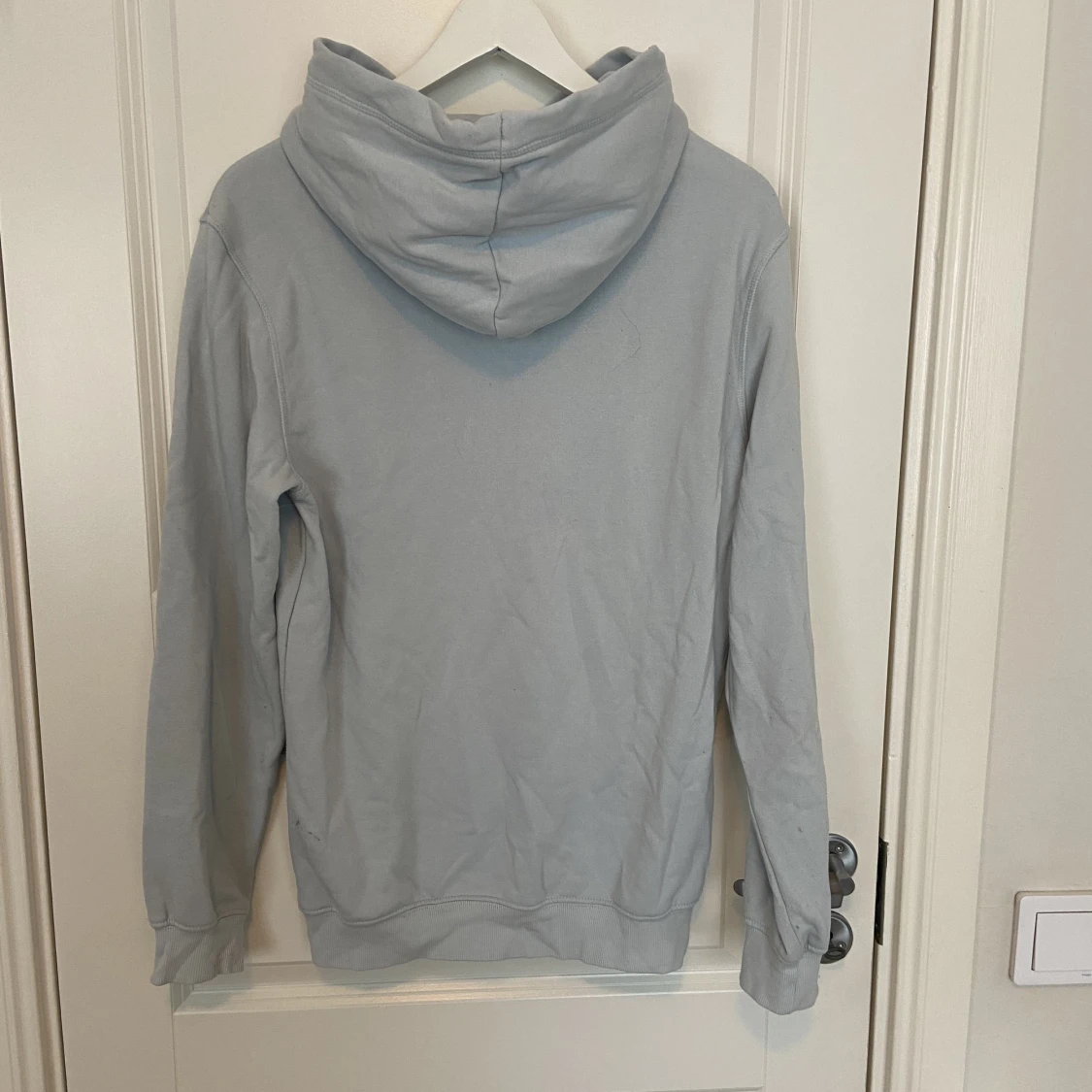 Ljusblå hoddie  - 90