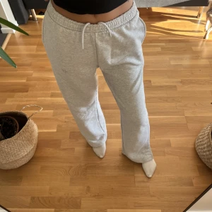 lisbonne atelier mjukis - Mjukis från lisbonne atelier nypris 850 använda men fint skick. Mitt pris 200 