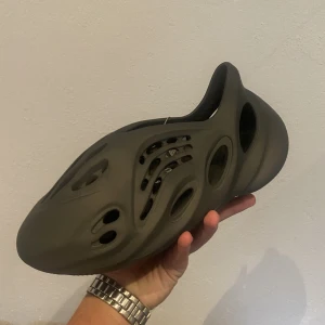 Yeezy Foam runners  - Storlek 43  Helt nya fick precis hem dom Riktiga ✅  Pris kan diskuteras 