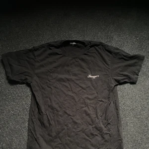 Carharrt T-Shirt - Carharrt T-Shirt Svart Storlek XS men passar S