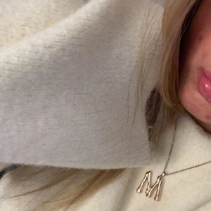 Marianilsdotter liknande halsband! - Super fint! Köpt för längesedan!  Liknar ett marianilsdotter halsband!